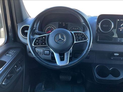 Used 2023 Mercedes-Benz Sprinter 2500 image 5
