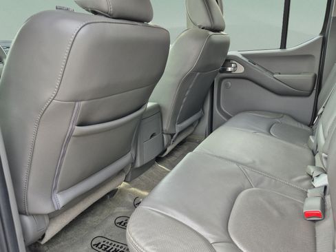 Used 2018 Nissan Frontier SV RWD image 16
