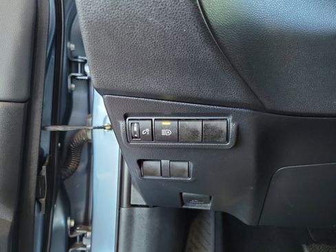 Used 2024 Toyota Corolla Cross XLE image 15