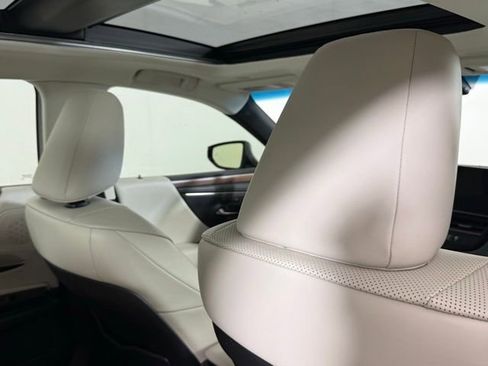 Used 2023 Lexus ES 350 w/ Premium Package image 32