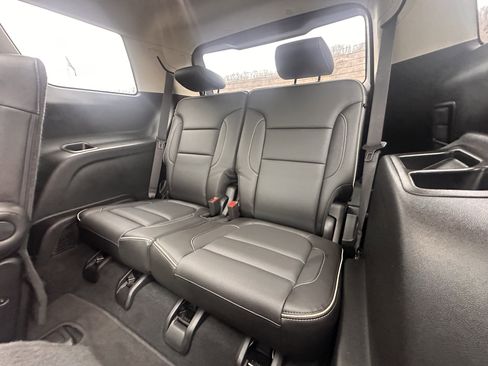 Used 2019 GMC Acadia Denali w/ Technology Package image 25