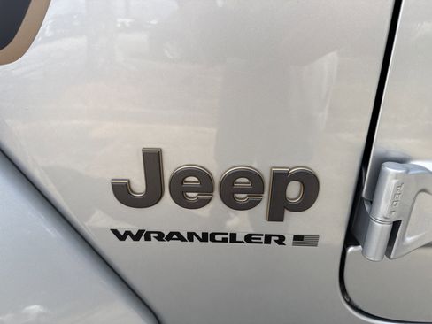 Used 2023 Jeep Wrangler Unlimited Rubicon 392 image 12