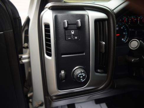 Used 2018 GMC Sierra 1500 SLE w/ SLE Value Package image 7