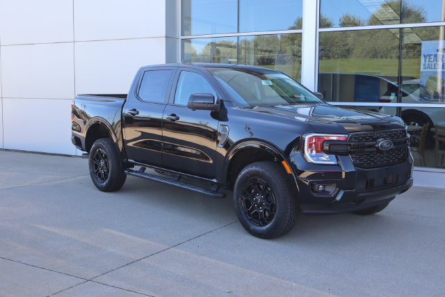 New 2026 Ford Ranger Lariat w/ Black Appearance Package AWD/4WD image 2