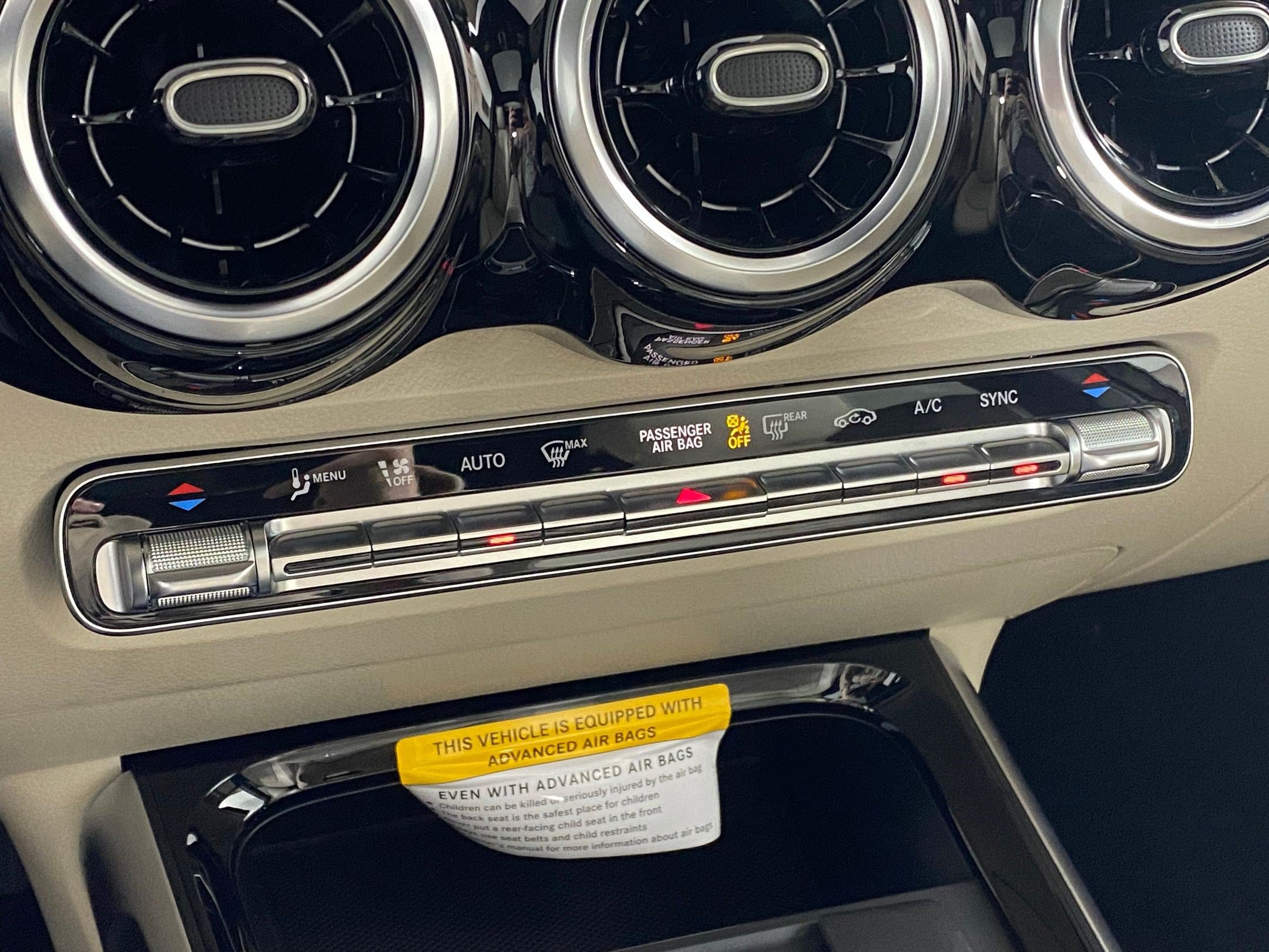 Used 2026 Mercedes-Benz GLB 250 4MATIC image 28