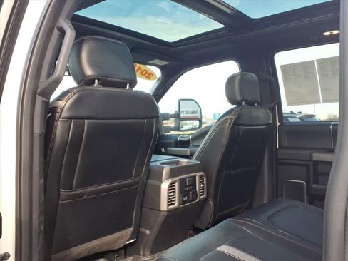 Used 2018 Ford F150 Platinum w/ Equipment Group 701A Luxury image 10