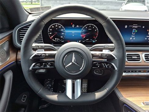 Used 2025 Mercedes-Benz GLS 450 4MATIC image 20