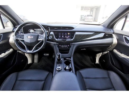 Used 2020 Cadillac XT6 Premium Luxury image 9