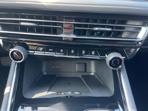 New 2026 Chevrolet Traverse LT w/ Driver Confidence Package image 33