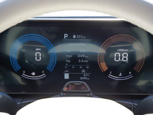 Certified 2025 Hyundai Santa Fe SEL image 22