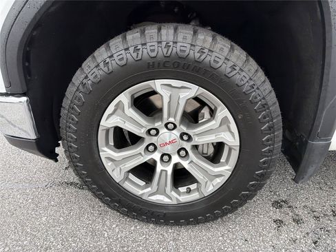 Used 2025 GMC Sierra 1500 SLT AWD/4WD image 10