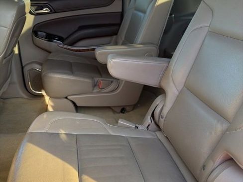 Used 2015 Chevrolet Suburban LTZ image 10