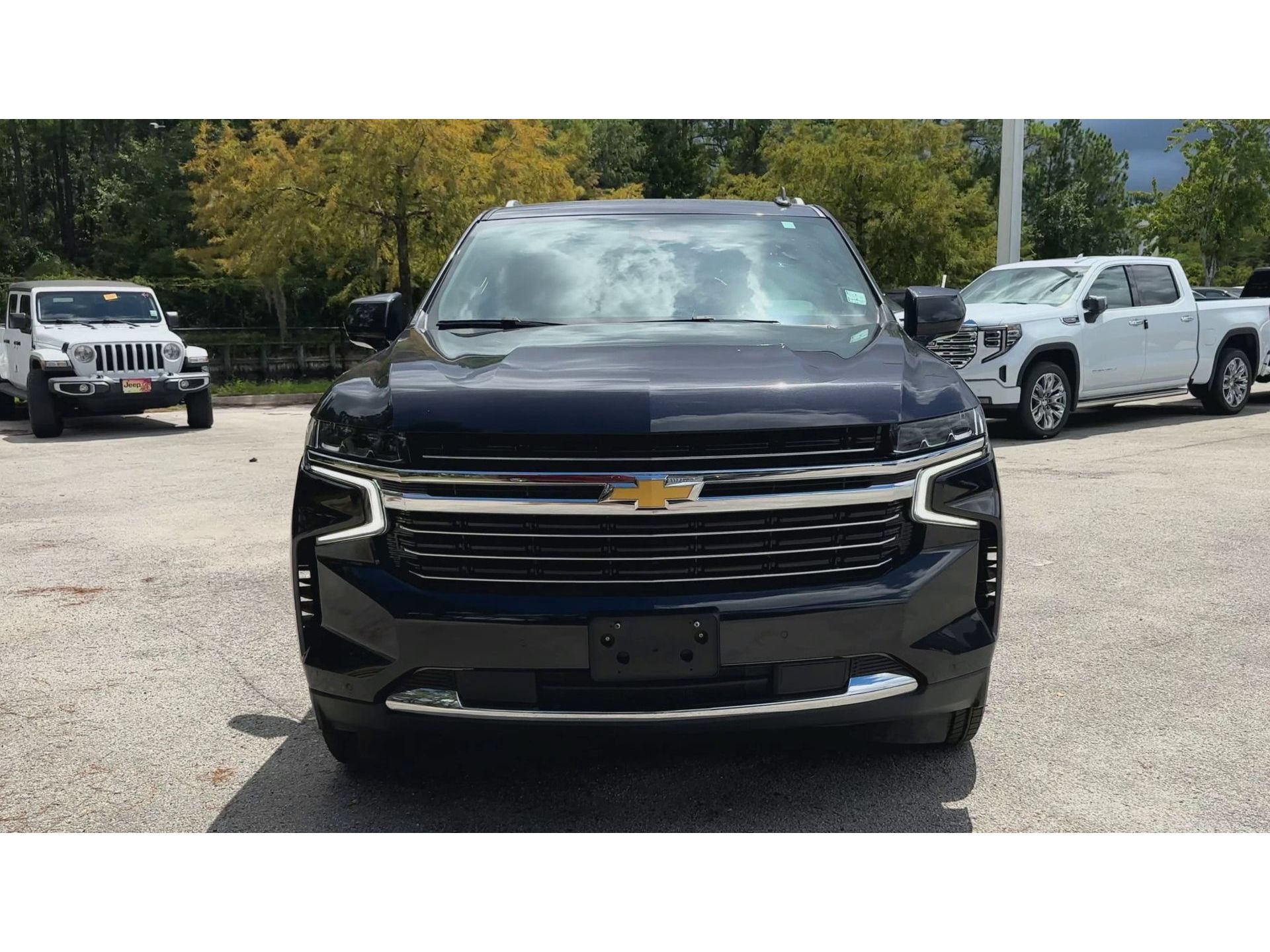 Certified 2024 Chevrolet Suburban LT AWD/4WD image 3