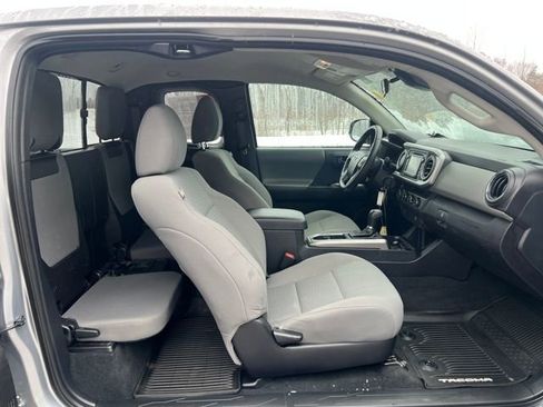 Used 2018 Toyota Tacoma SR5 image 28