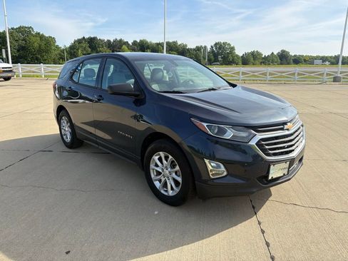 Used 2018 Chevrolet Equinox LS FWD image 8