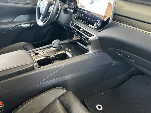 Used 2025 Lexus RX 450h AWD w/ Convenience Package image 13