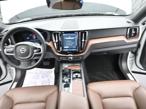 Certified 2023 Volvo XC60 B5 Plus w/ Climate Package FWD image 22