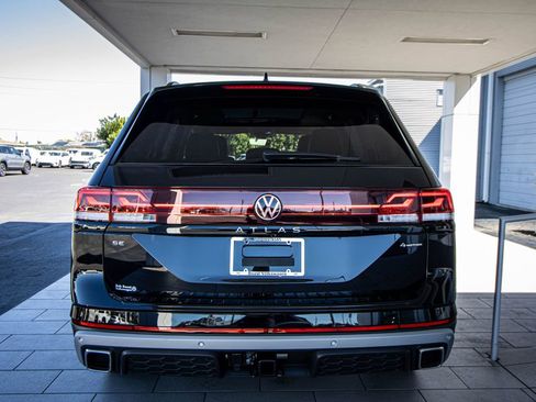 New 2026 Volkswagen Atlas Peak Edition image 19