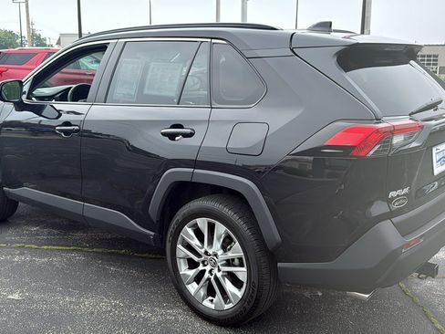 Used 2025 Toyota RAV4 XLE Premium AWD/4WD image 7