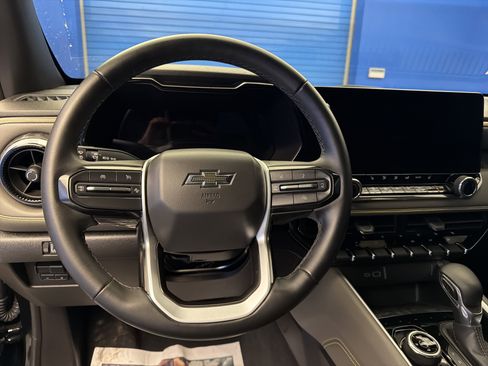 Used 2024 Chevrolet Colorado ZR2 w/ Technology Package image 14