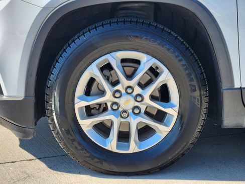 Used 2018 Chevrolet Traverse LT AWD/4WD image 17