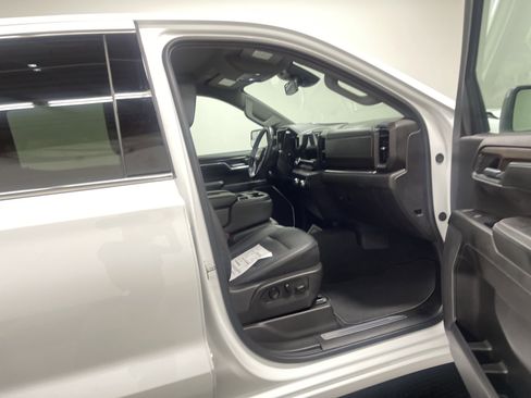 Used 2024 GMC Sierra 1500 SLT image 23