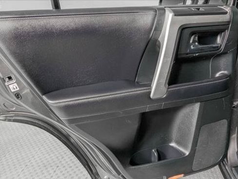 Used 2018 Toyota 4Runner SR5 AWD/4WD image 14
