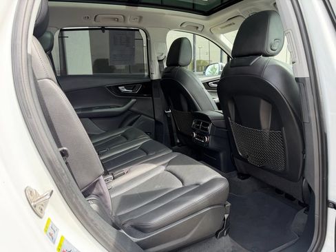 Used 2017 Audi Q7 3.0T Prestige AWD/4WD image 32
