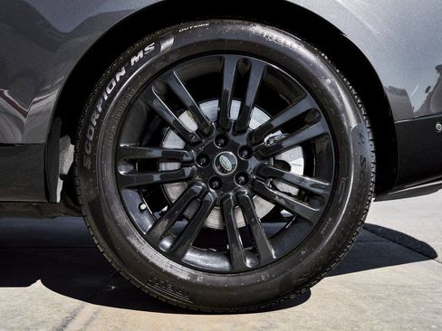 Used 2024 Land Rover Range Rover SE image 17