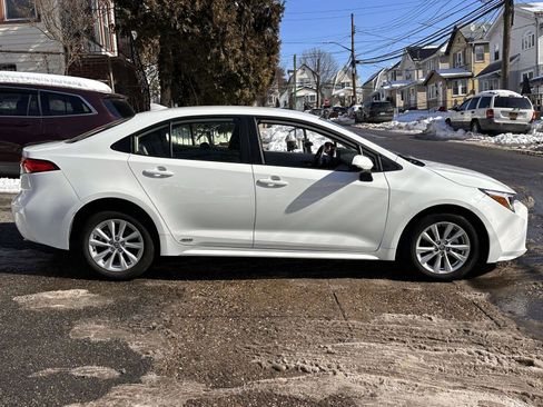 Used 2025 Toyota Corolla LE image 6