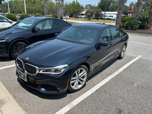 Used 2017 BMW 750i xDrive AWD/4WD image 1