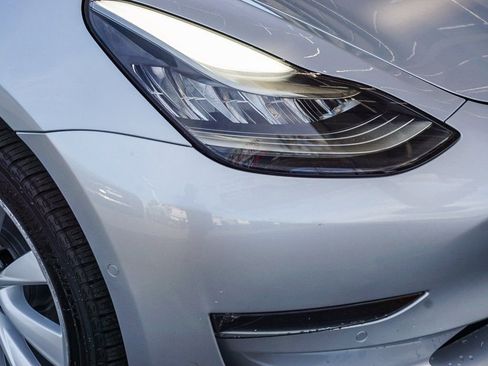 Used 2018 Tesla Model 3 Long Range image 11