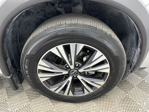 Used 2023 Nissan Rogue SV w/ SV Premium B Package image 13