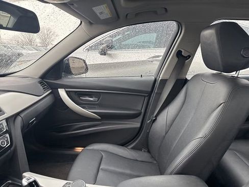 Used 2018 BMW 320i xDrive 320i xDrive w/ Convenience Package image 21