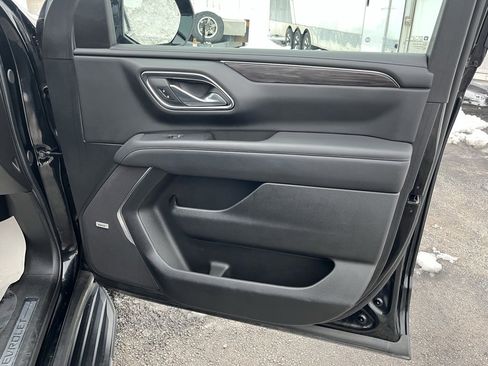 Used 2024 Chevrolet Suburban LT image 21