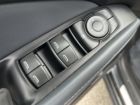 Used 2021 Buick Enclave Essence w/ Sound and Sites Package image 21