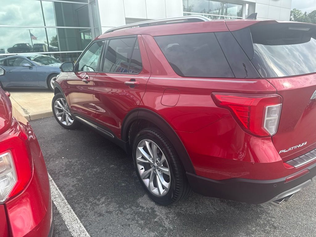 Used 2023 Ford Explorer Platinum w/ Technology Package AWD/4WD image 5