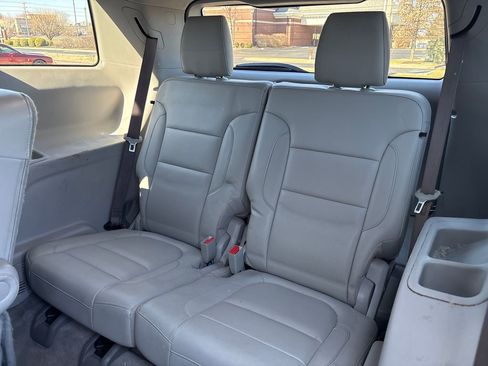 Used 2018 GMC Acadia SLT image 17