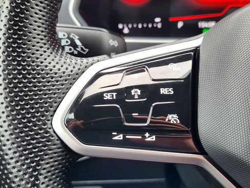 Certified 2024 Volkswagen Tiguan SE R-Line image 20