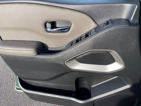 Certified 2024 Nissan Frontier SV w/ Technology Package image 13