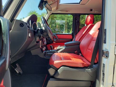 Used 2017 Mercedes-Benz G 550 image 25