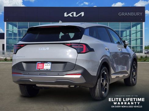 Used 2026 Kia Sportage EX FWD image 5