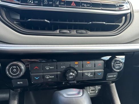 Used 2025 Jeep Compass Limited AWD/4WD image 25