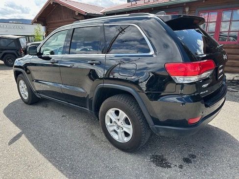 Used 2017 Jeep Grand Cherokee Laredo image 4