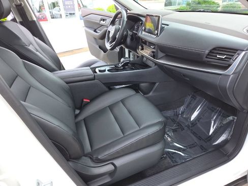 Used 2023 Nissan Rogue SV w/ SV Premium B Package AWD/4WD image 28