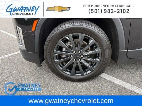 Used 2023 Chevrolet Traverse RS FWD image 10
