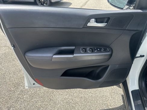 Used 2020 Kia Sportage LX w/ LX Popular Package AWD/4WD image 8