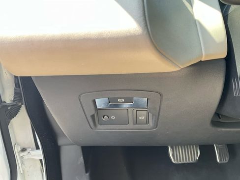 Used 2019 Land Rover Range Rover Velar R-Dynamic SE AWD/4WD image 19