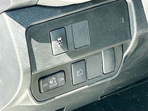 Used 2023 Toyota Tacoma SR5 w/ Technology Package image 10