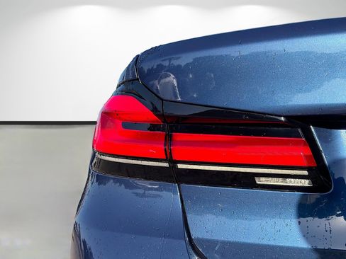 Used 2021 BMW 540i w/ Premium Package RWD image 10